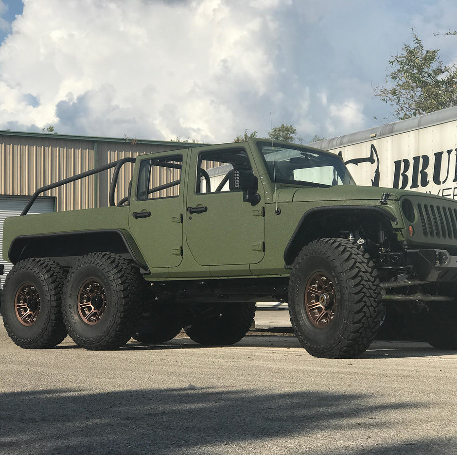 Jeep Wrangler 6x6