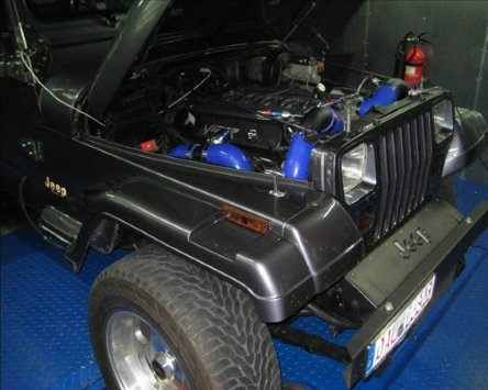 Jeep Wrangler cu motor Viper V10 Twin-Turbo