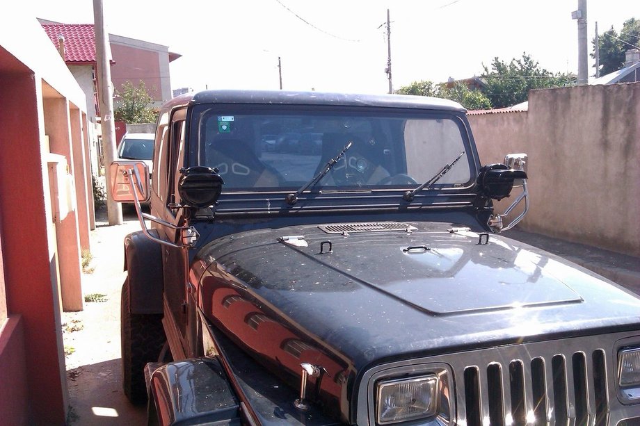 Jeep Wrangler YJ