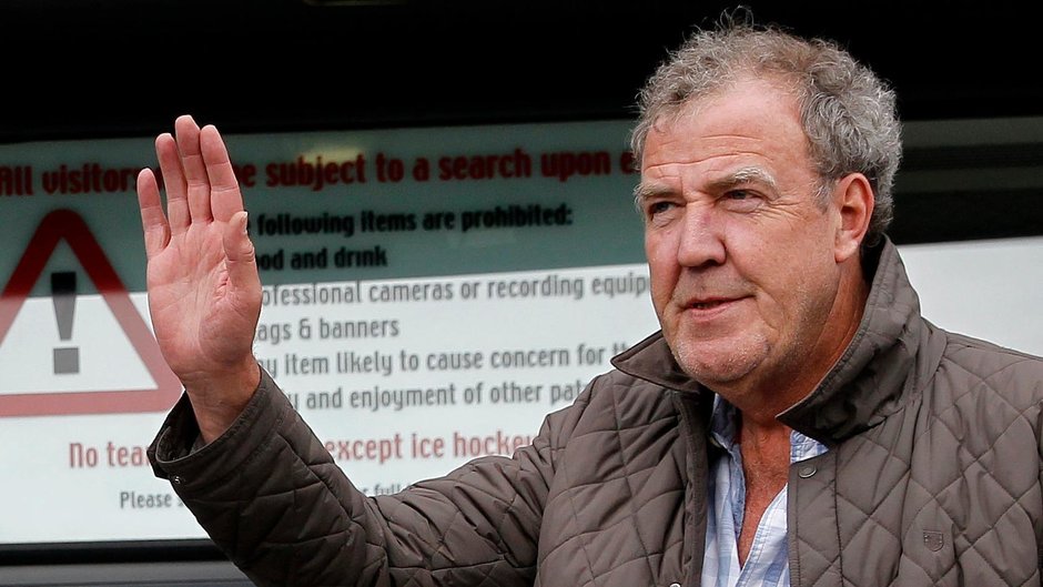 Jeremy Clarkson si postul BBC, dati in judecata de producatorul lovit de Clarkson Jeremy Clarkson si postul BBC, dati in judecata de producatorul lovit de Clarkson