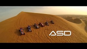 Joaca cu masinuta prin nisip: Buggy de 800 cp pe dunele arabesti