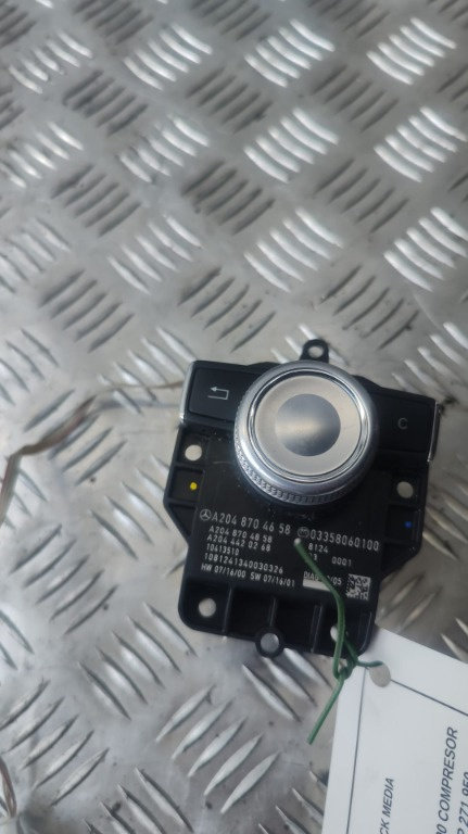 Joystick media Mercedes C-Klass W204 1.8 cod motor M271950,transmisie automata,an 2008 cod A20487046...
