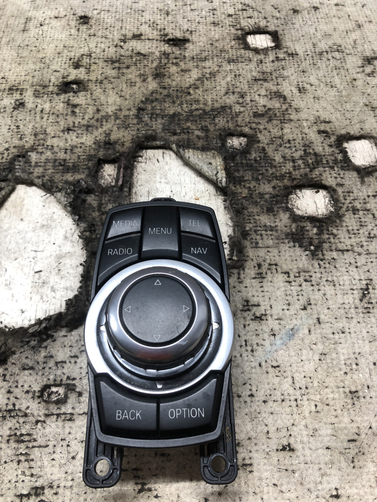 Joystick navigatie / buton navigatie BMW Seria 2 F46 1.5 Benzina 2016, 928669903