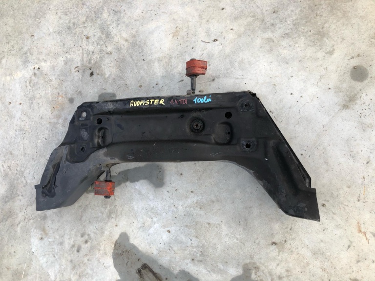 Jug cadru motor 1.4 tdi skoda roomster 6q0199347d