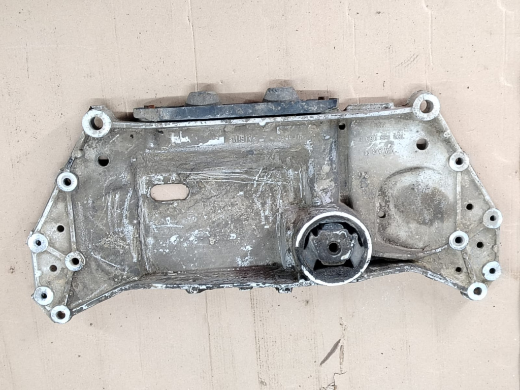 Jug cadru motor 1K0199369F Volkswagen VW Golf Plus [2004 - 2009]