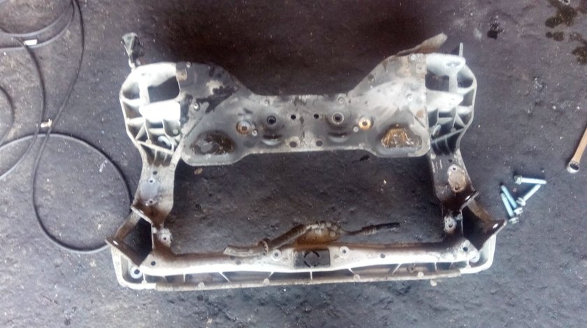 Jug cadru motor Mercedes C Class w203 2.2 cdi 203628055