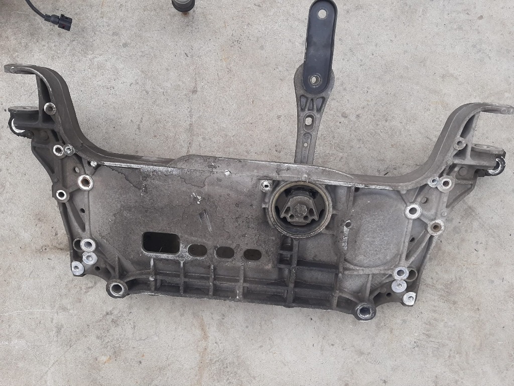 Jug cadru motor vw passat b6 3c 3c0199369f