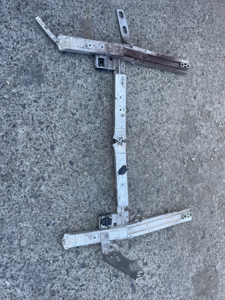 Jug motor BMW X1 F48 2.0 Motorina 2017, PARTEA FATA CU DEFECT LIPSA TRAVERSA