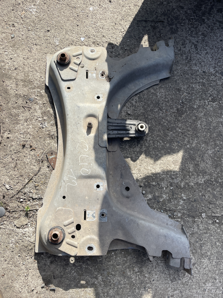 Jug motor Renault Clio 3 1.2 Benzina 2012, 8200766078