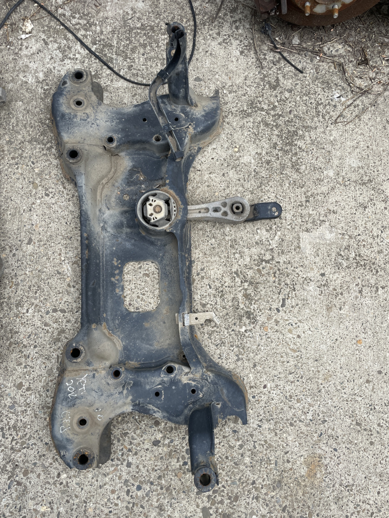 Jug motor Skoda Yeti 2.0 Motorina 2013, -