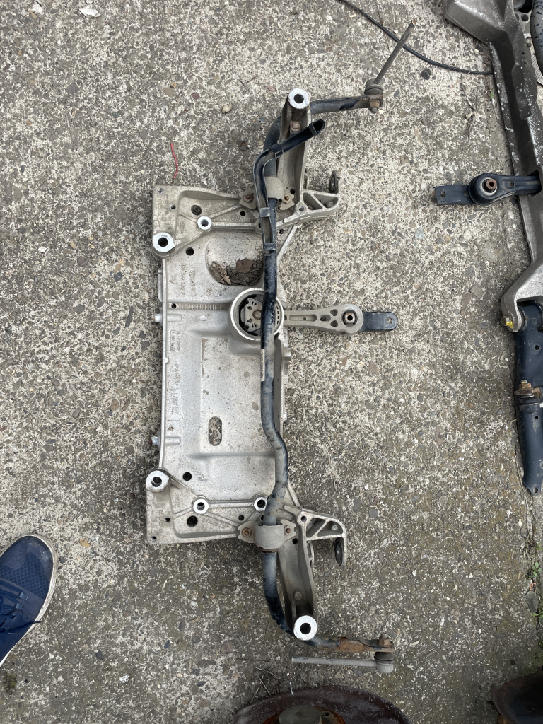 Jug motor Volkswagen Golf 6 Plus 1.6 Motorina 2010, -