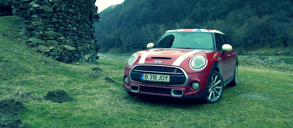 Jurnal de Romania: secretele Sibiului cu MINI Cooper SD Jurnal de Romania: secretele Sibiului cu MINI Cooper SD