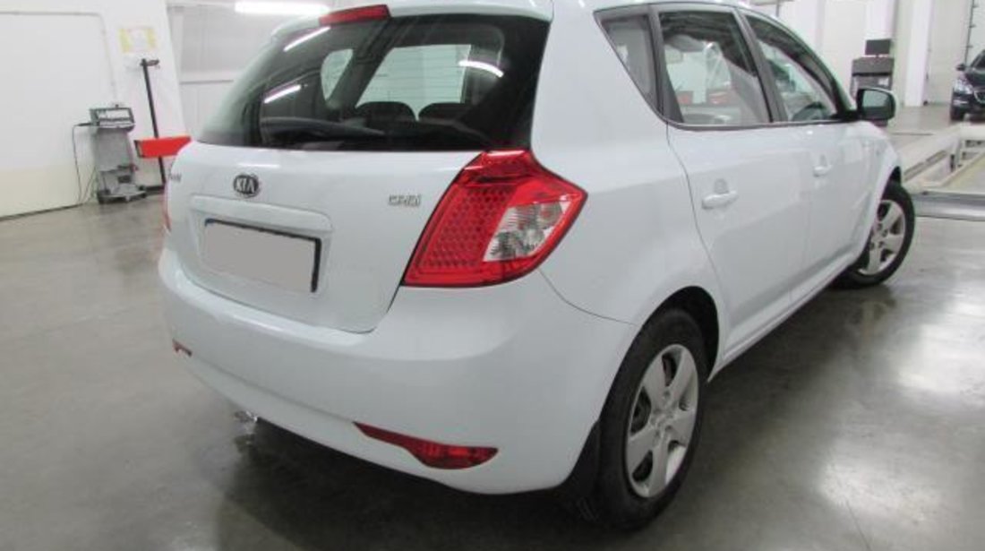 Kia Cee'd Power 1.6 DSL MT 128 CP 2012