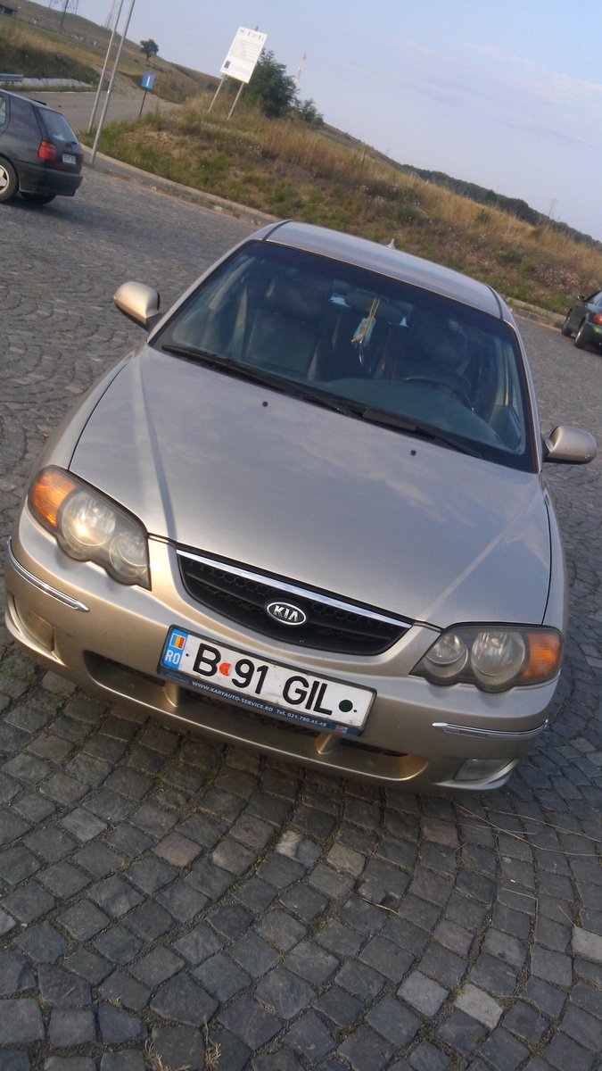 Kia Shuma