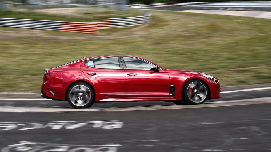 Kia Stinger pe Nurburgring