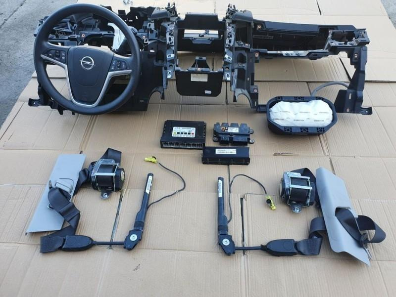 Kit airbag cu plansa bord Opel Zafira C 2011-2016