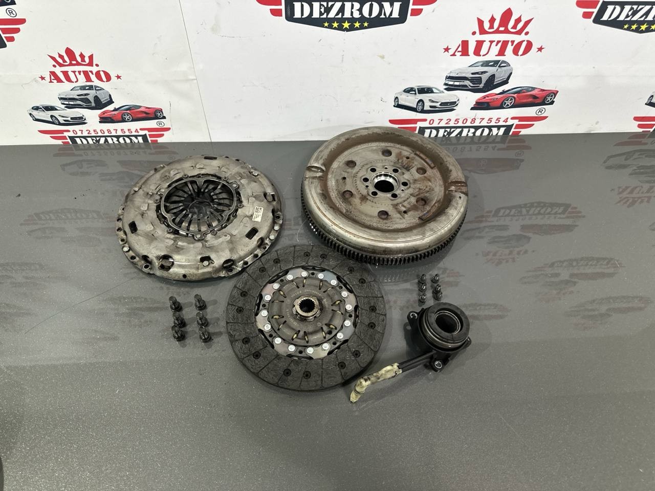 Kit Ambreiaj 04L105266C 04L141015E VW T-Roc (A11) 2.0 TDI 150 cai DFFA