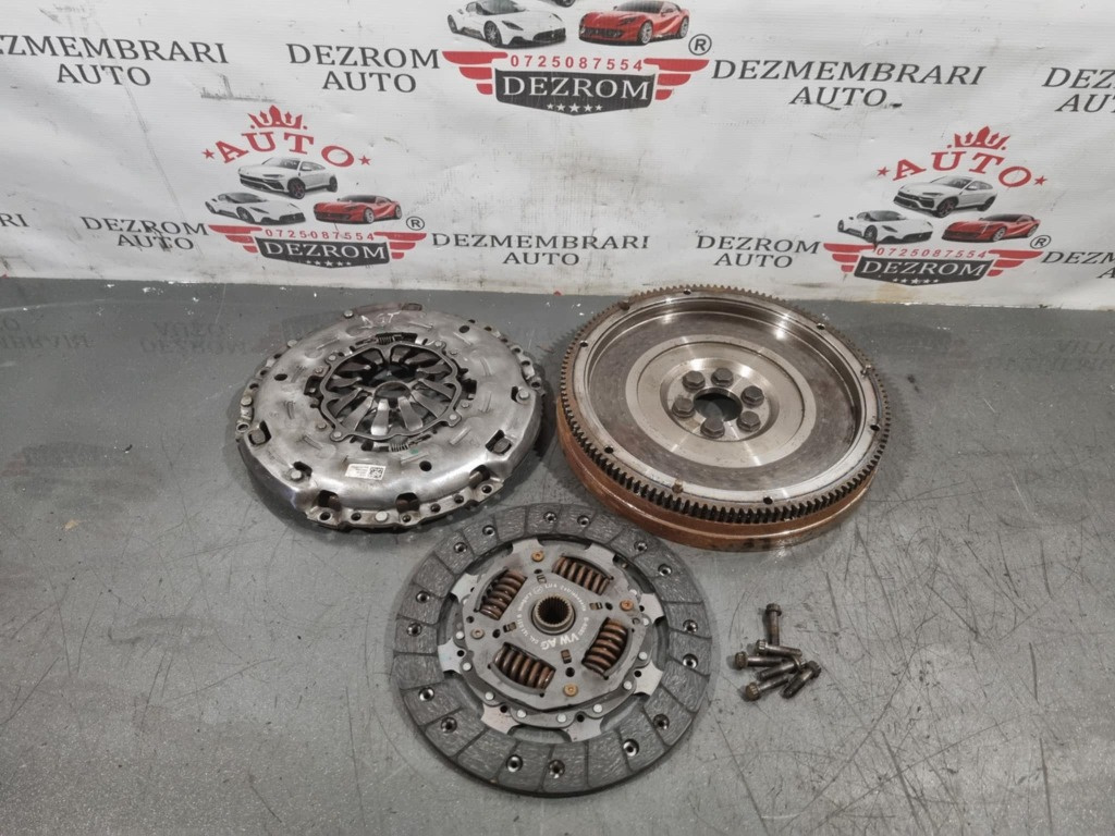 Kit ambreiaj 04L105269 / 04L141031B / 04L141015D Audi A3 8V 1.6 TDI CXXB 110 cai