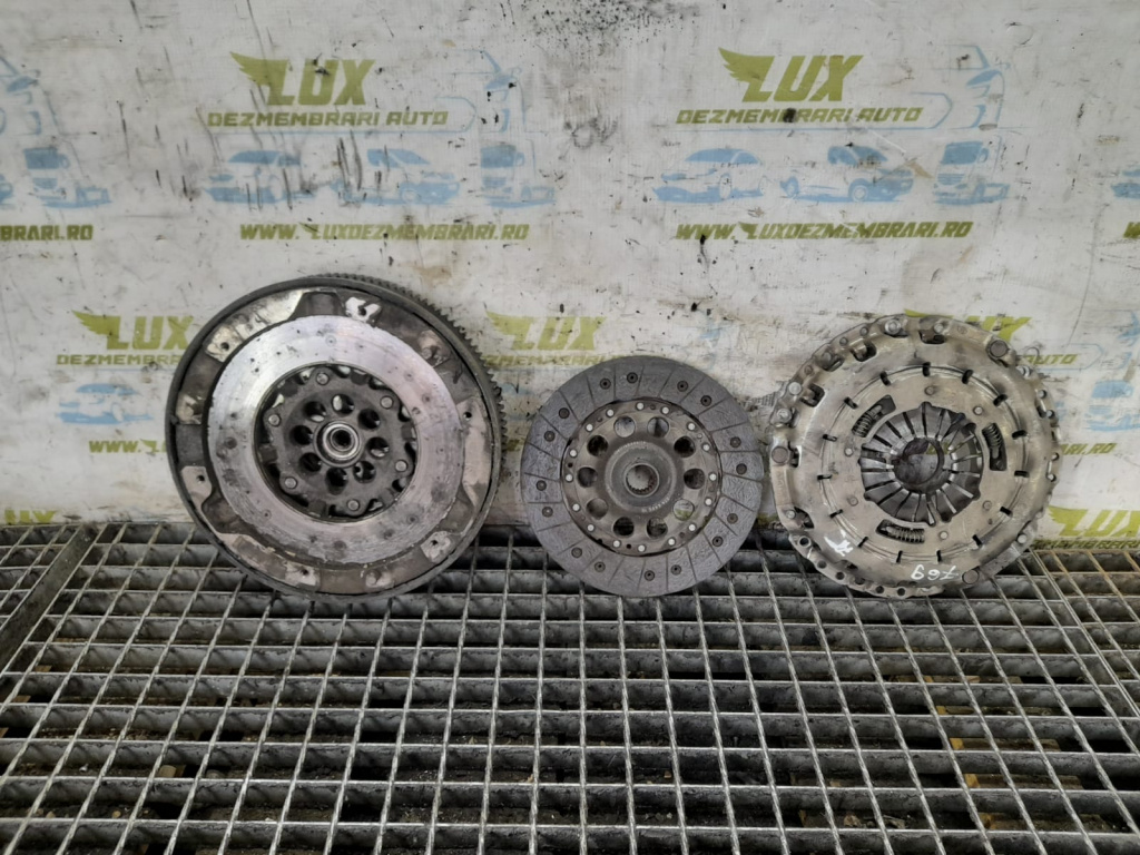 Kit ambreiaj 2.0 d N47D20O0 BMW Seria 5 E60/E61 [facelift] [2007 - 2010] 2.0 d N47D20O0