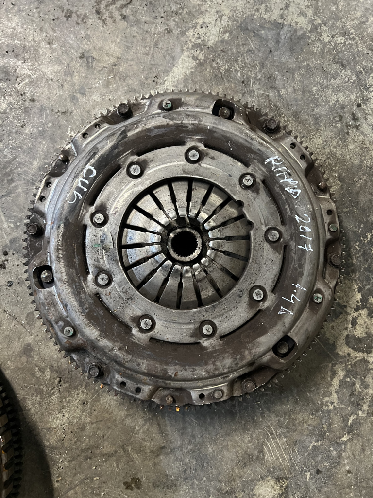 Kit ambreiaj 5+1 masa simpla Skoda RAPID 1.4 Motorina 2017