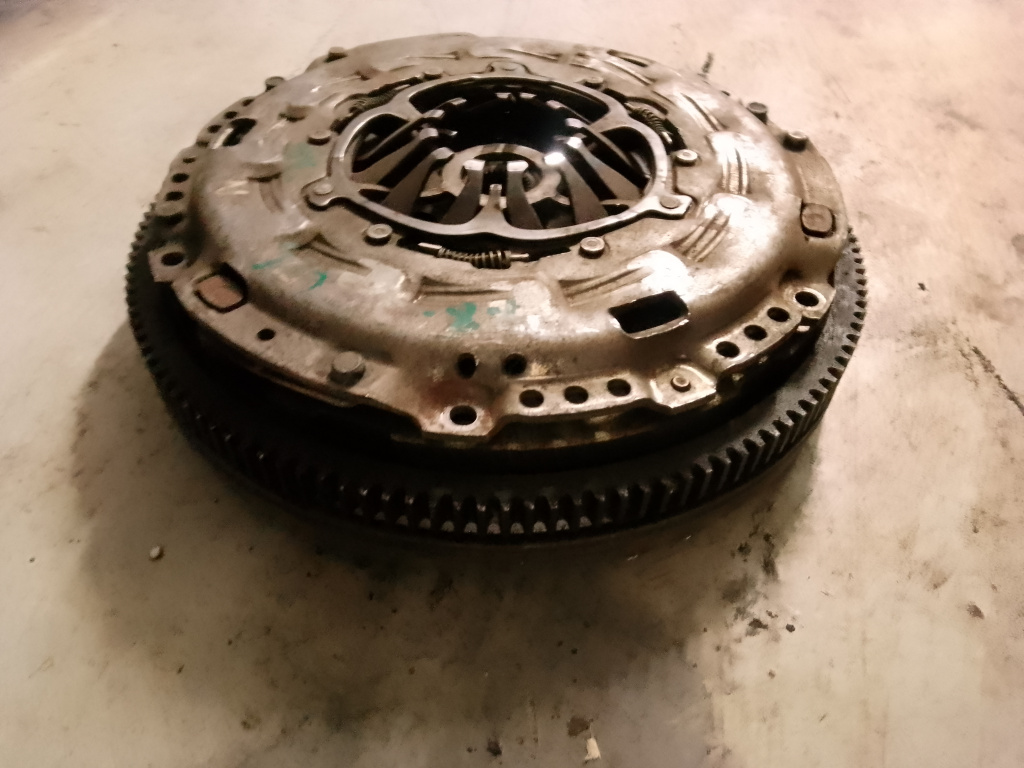 Kit ambreiaj 6+1 masa dubla Volkswagen Passat CC 1.8 Benzina 2011
