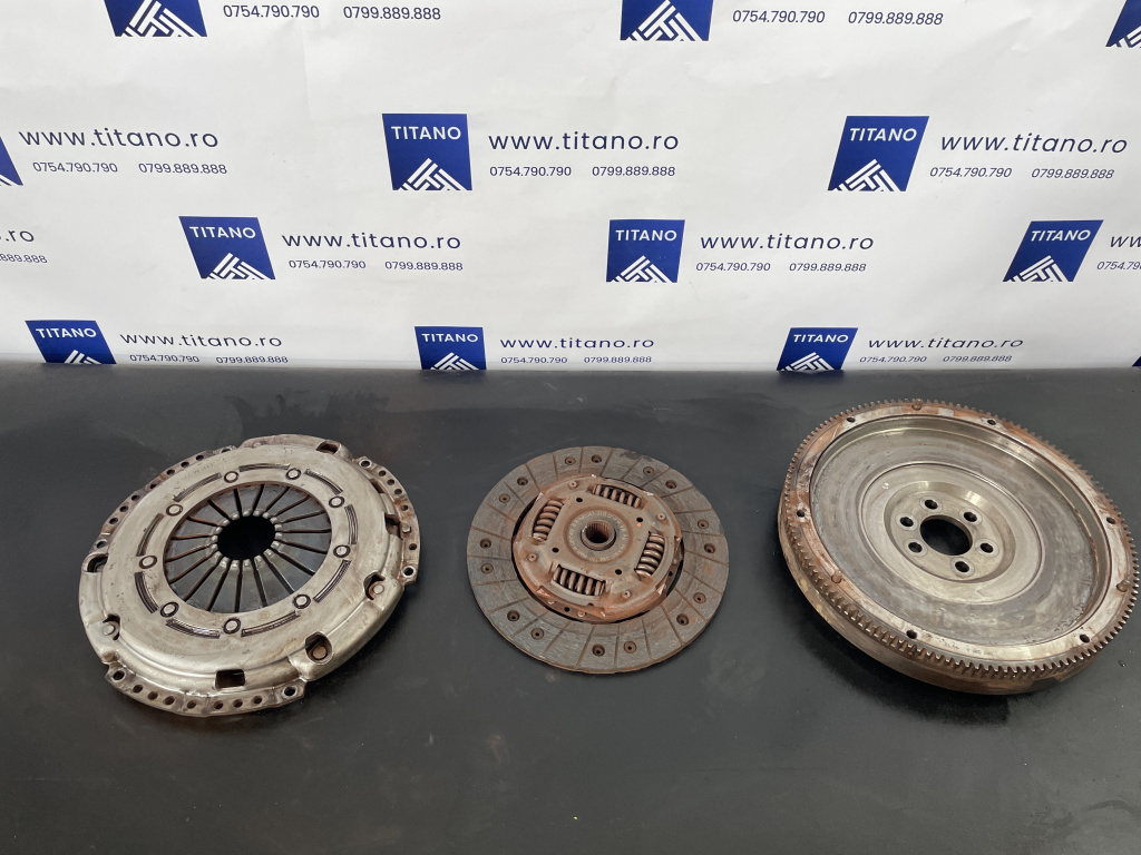 Kit ambreiaj Audi A3 8V 1.6 TDI 2014 sedan 2014 (04L141025F)
