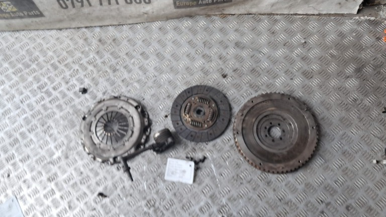 Kit ambreiaj cu masa simpla Nissan Qashqai j10 1.5 DCI cod motor k9k transmisie manuala 6+1 an 2012