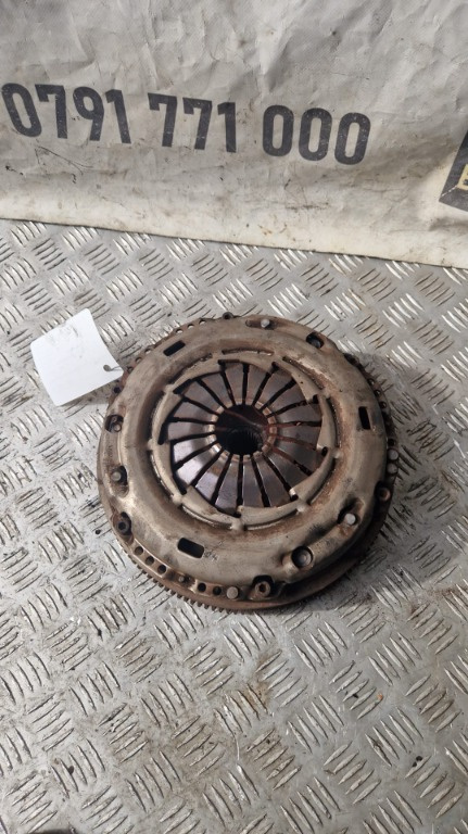 Kit ambreiaj cu volanta LUK Vw LT 35 2.5 TDI cod motor AVR / ANJ an 2005
