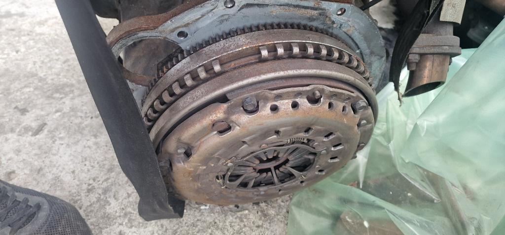 Kit Ambreiaj cu Volanta Masa Dubla Kia Sorento 2.5CRDI