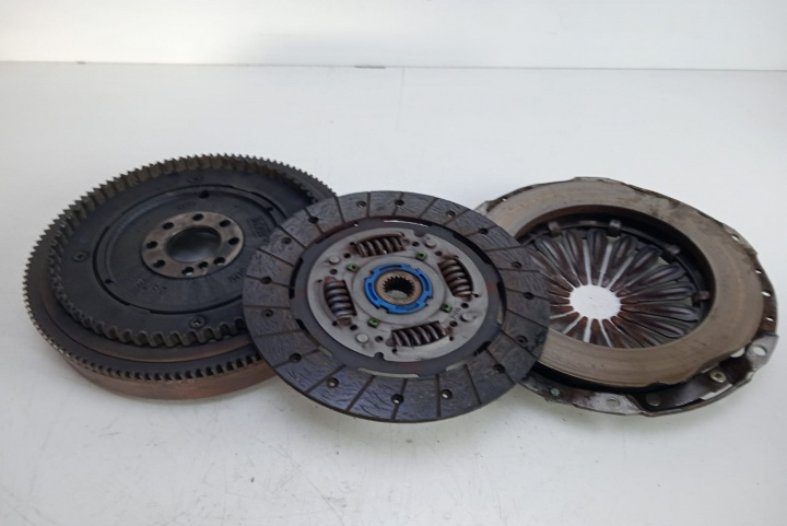 Kit ambreiaj cu volanta masa simpla 1.3 jtd 46817509 Fiat Punto 2 [1999 - 2003]