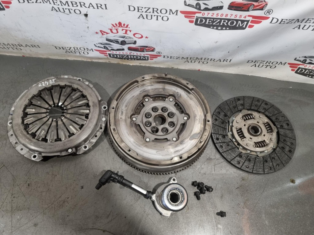 Kit ambreiaj LR154891 Jaguar XF Sedan 2.2 D 190 cai 224DT(DW12C)