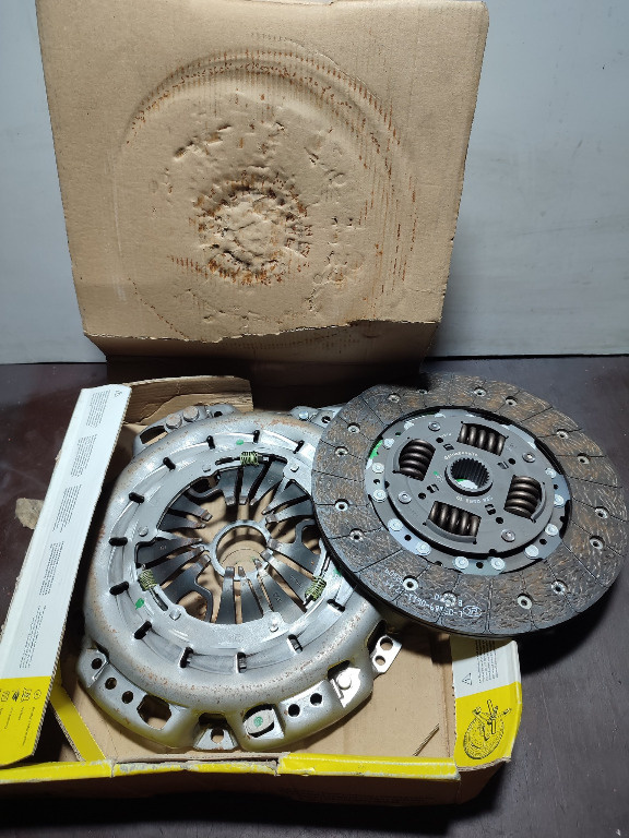 Kit ambreiaj LUK Mercedes Sprinter W906 2.2 CDI, Volkswagen Crafter 2.5 TDI 624340809 ( LICHIDARE DE STOC)