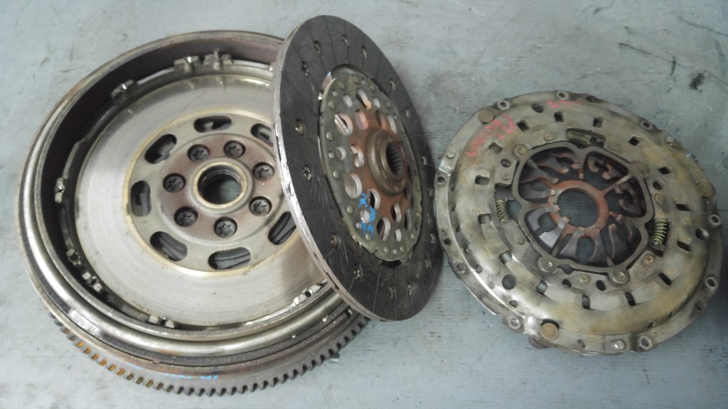 Kit ambreiaj masa dubla 2.2 dci g9t g9ta600 renault laguna 2 8200223932