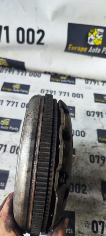 Kit ambreiaj masa dubla LUK Audi A3 8P 2.0 TDI motor CFF an 2011 cod 03L105266BQ