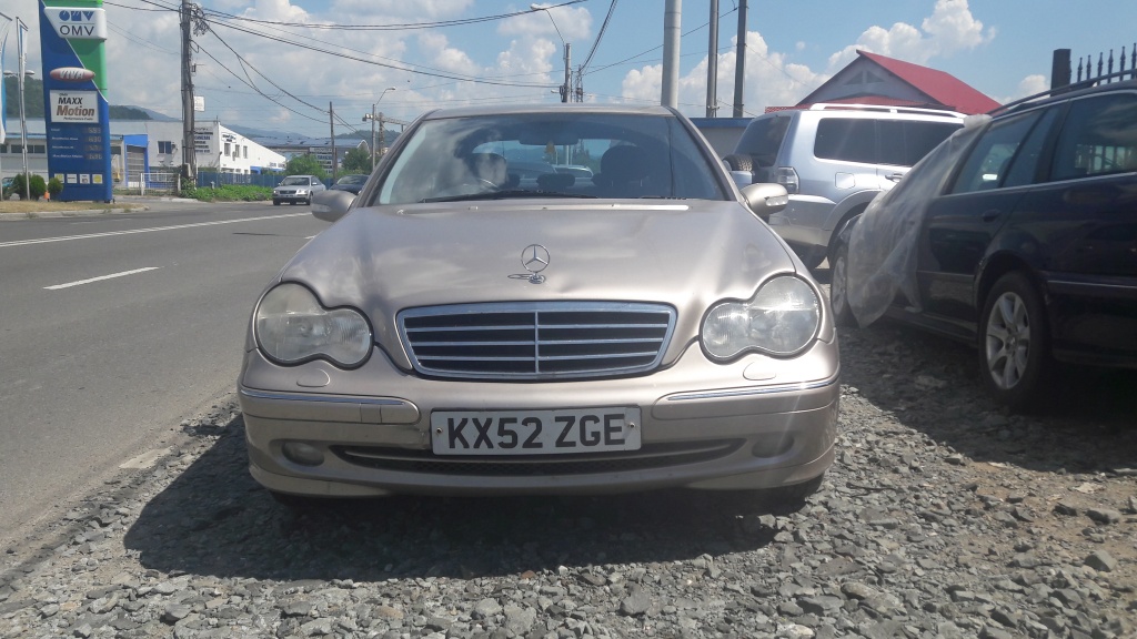 Kit ambreiaj Mercedes C-CLASS W203 2002 Hatchback 2.0 i