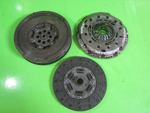 KIT AMBREIAJ PLACA / DISC / VOLANTA MASA DUBLA LUK VW TOUAREG 2.5 TDI FAB. 2002 - 2010 ⭐⭐⭐⭐...