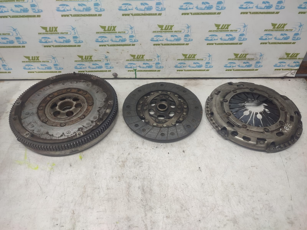 Kit ambreiaj volanta cu masa dubla 03g141025n 1.6 tdi CAYC Volkswagen VW Golf 6 [2008 - 2015] 1.6 tdi CAYC