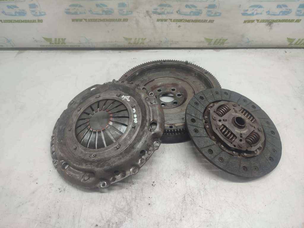 Kit ambreiaj volanta cu masa dubla 1.6 tdi CAYC Skoda Octavia 2 [facelift] [2008 - 2013] 1.6 tdi CAYC