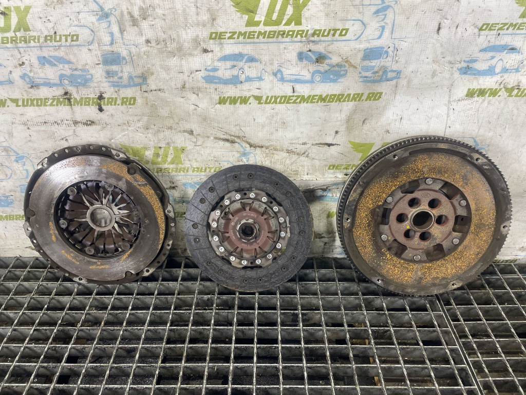 Kit ambreiaj volanta cu masa dubla 2.0 tdi BKD Audi A3 8P/8PA [facelift] [2004 - 2008] 2.0 tdi BKD