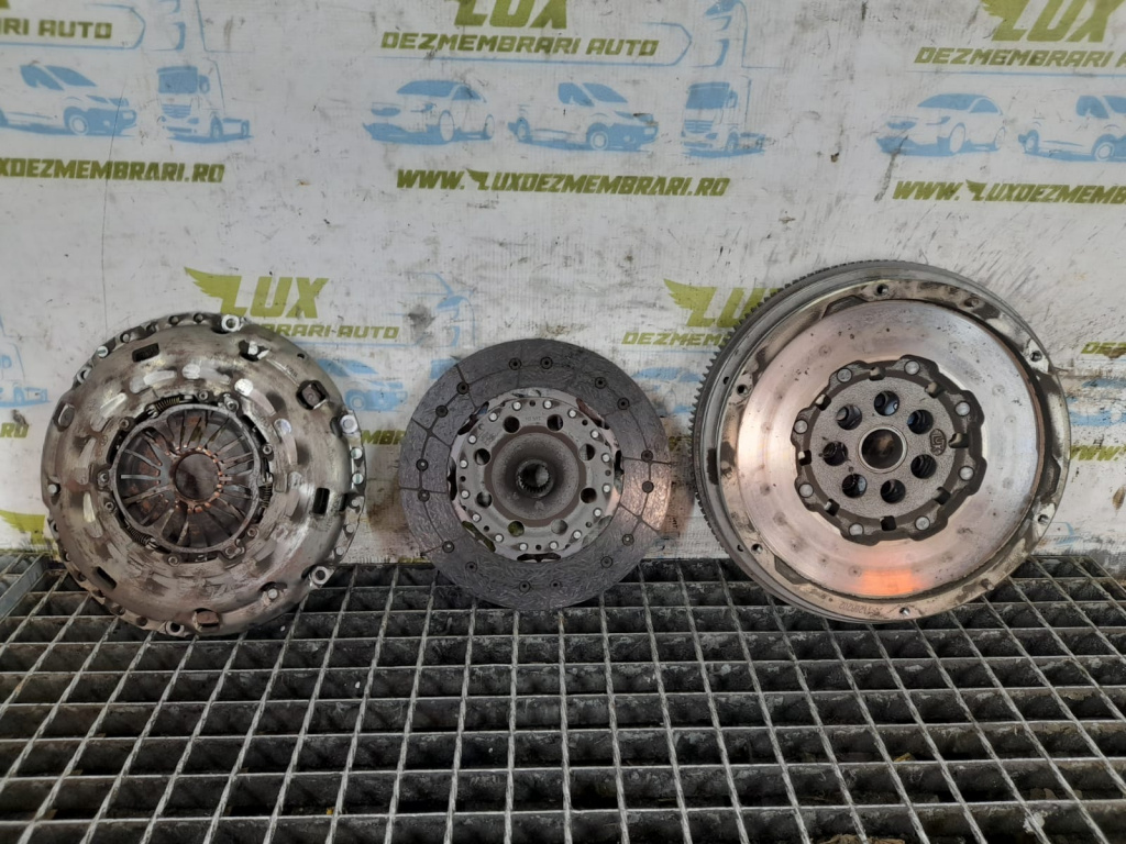 Kit ambreiaj volanta dubla 1.8 di-d 4N13 Mitsubishi ASX [2010 - 2012] 1.8 di-d 4N13