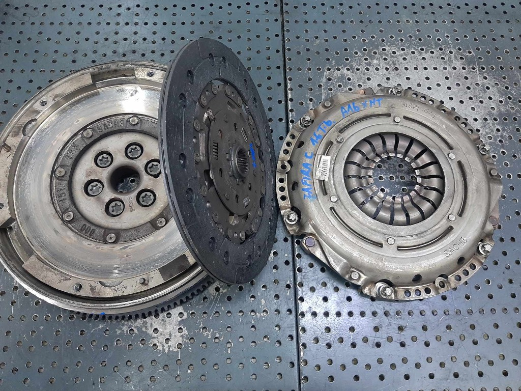 Kit ambreiaj volanta masa dubla 1.6 b a16xnt opel zafira c 6 trepte 55576165
