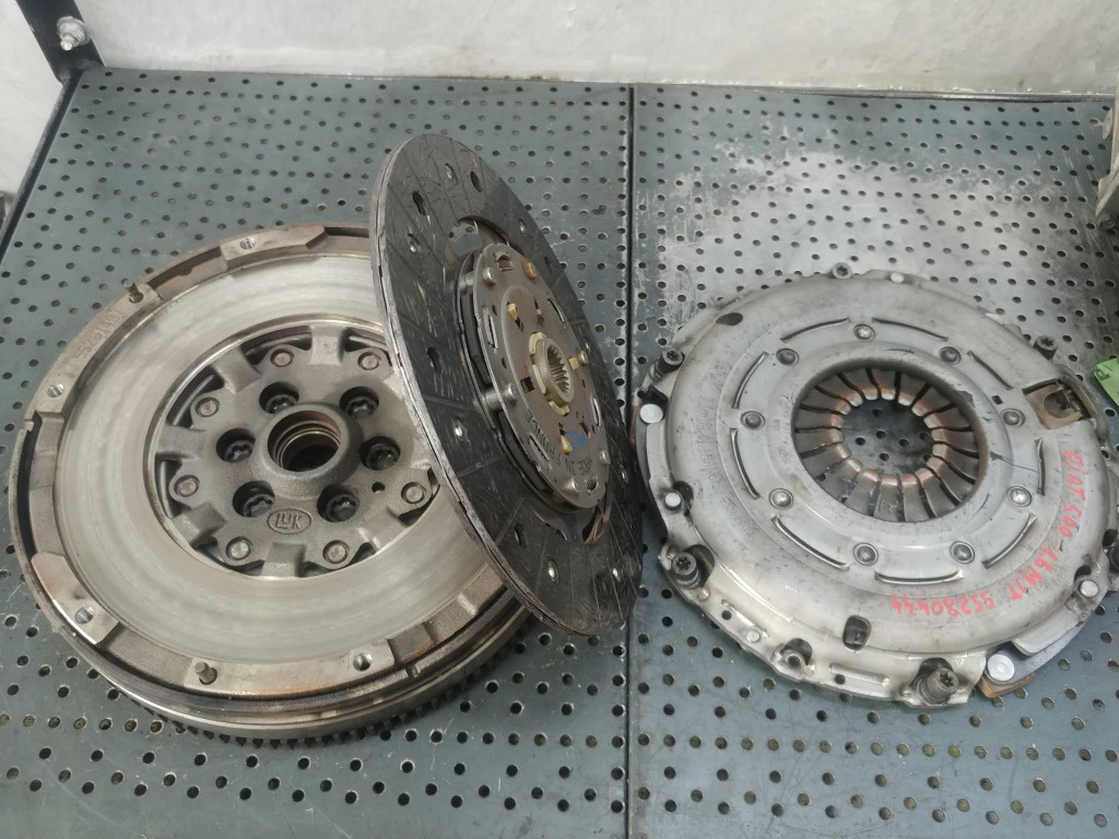 Kit ambreiaj volanta masa dubla 1.6 d multijet 55280444 fiat 500 jeep renegade 55261491