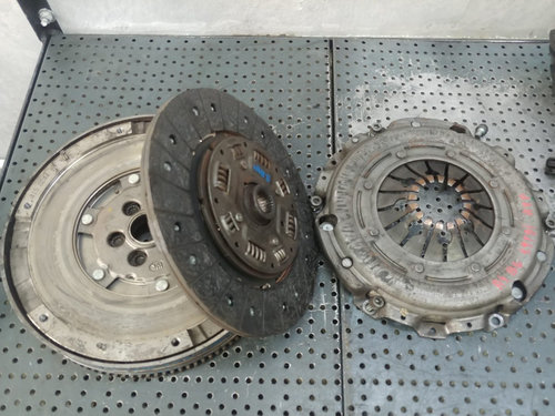 Kit ambreiaj volanta masa dubla 1.9 tdi avf 2.0tdi audi a4 b6 a4 b7 vw passat b5.5 415024410