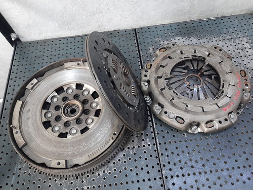 Kit ambreiaj volanta masa dubla 2.2 cdi 646963 mercedes c-class w203 disc 9 mm a0002529405