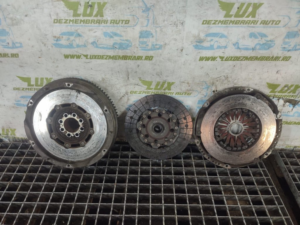 Kit ambreiaj volanta masa dubla 2.2 d-4d 2ADFTV Toyota Rav 4 3 (XA30) [2005 - 2010] 2.2 d-4d 2ADFTV