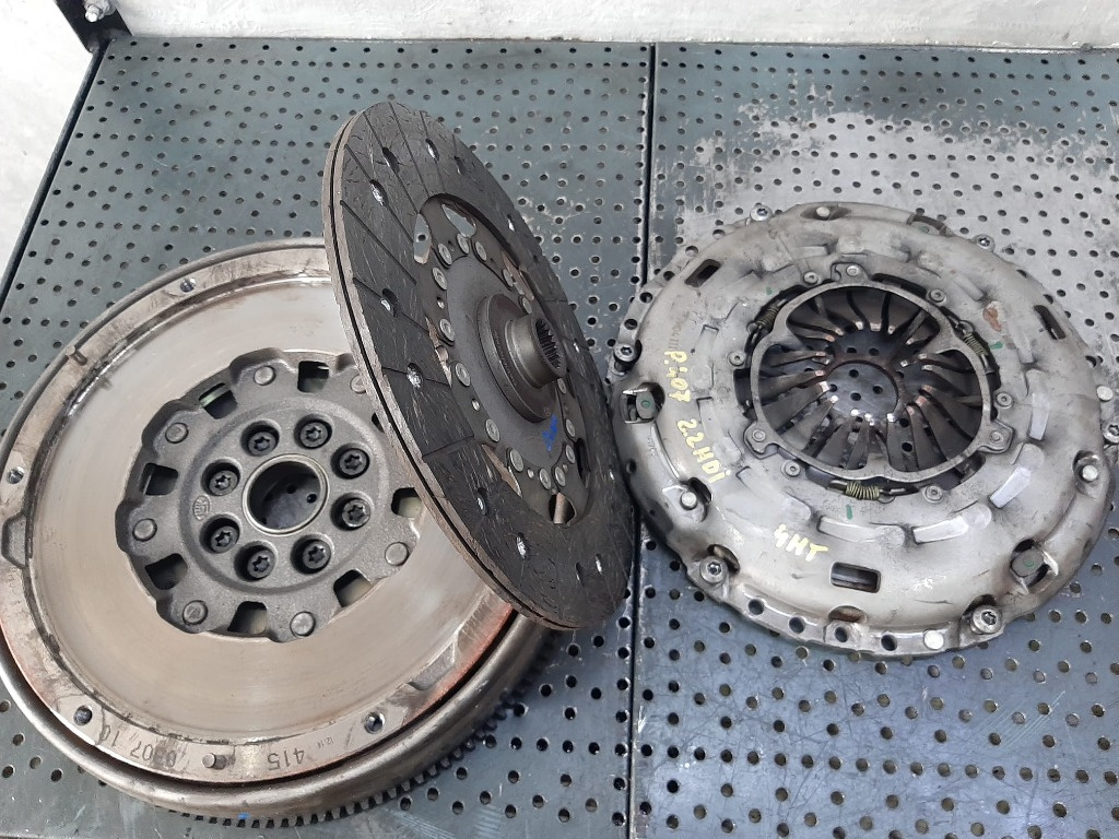 Kit ambreiaj volanta masa dubla 4ht 2.2 hdi peugeot 407 disc 8,4mm 324043310