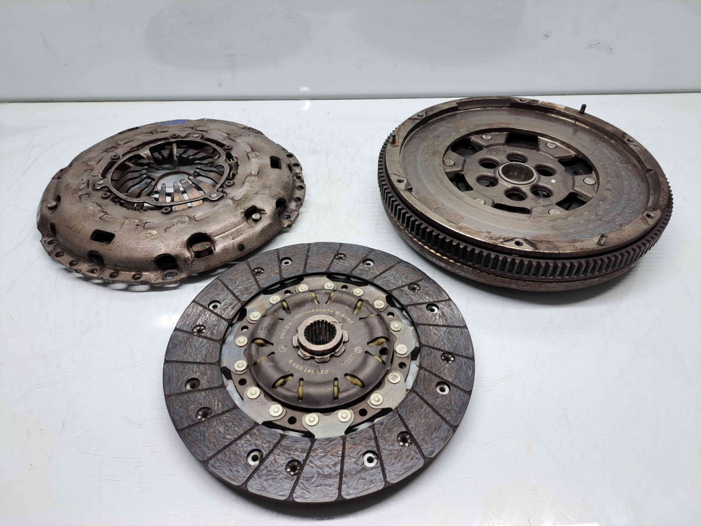 Kit ambreiaj volanta masa dubla Audi A3 (8P1) [Fabr 2003-2012] 2.0 TDI CFFB 103KW / 140CP