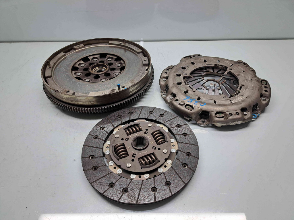 Kit ambreiaj volanta masa dubla Mercedes Clasa CLK (C209) [Fabr 2002-2009] A0212501401 2.2 CDI 646966 110KW / 150CP