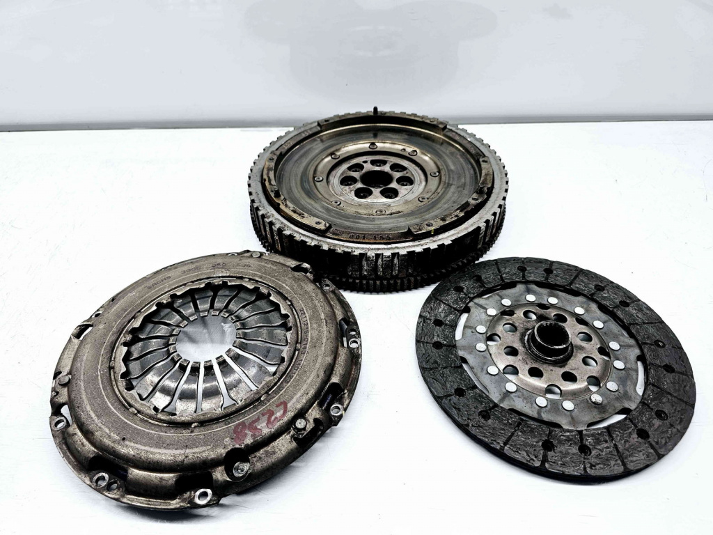 Kit ambreiaj volanta masa dubla Nissan Qashqai [Fabr 2007-2014] OEM 1.5 DCI K9K LH2 81KW / 110CP