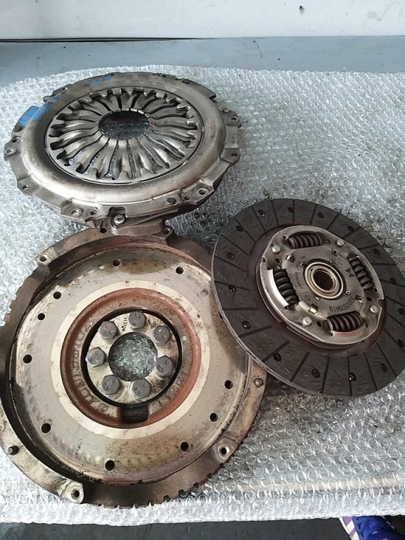 Kit ambreiaj volanta masa simpla renault clio 3 1.5 dci k9k euro 3 8200509419
